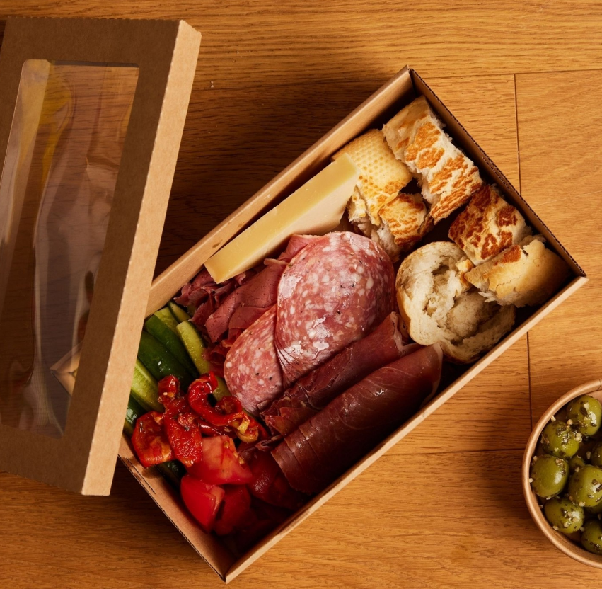 Catering Trays & Lids
